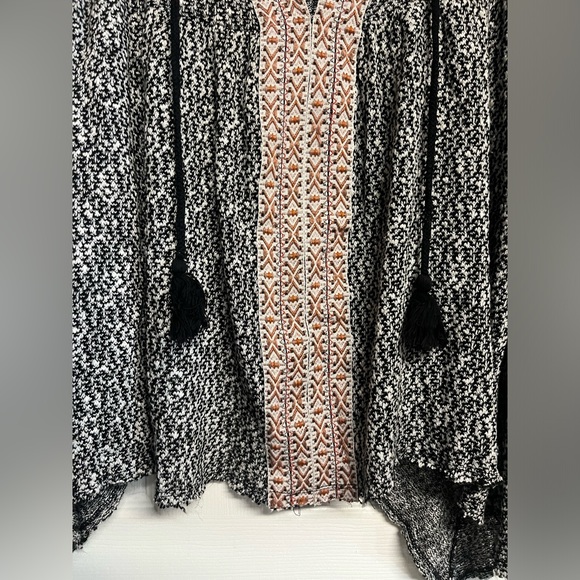 Alter’d state size medium top with draw string collar, butterfly sleeves - Picture 2 of 6